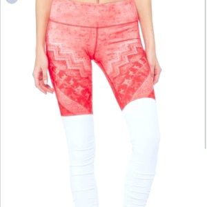 ALO yoga Goddess leggings pink cream sz small GUC